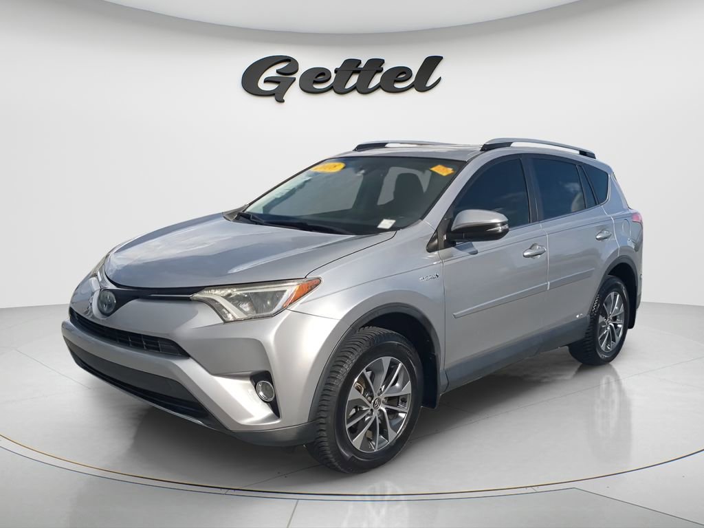 Used 2018 Toyota RAV4 XLE image 1