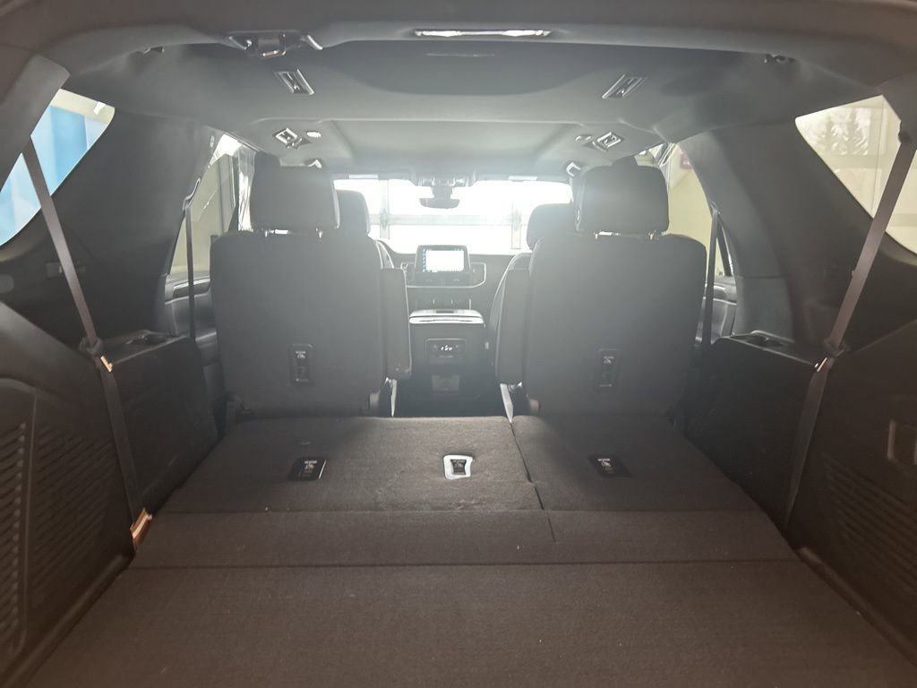 Used 2022 Chevrolet Tahoe Premier w/ Premium Package image 17