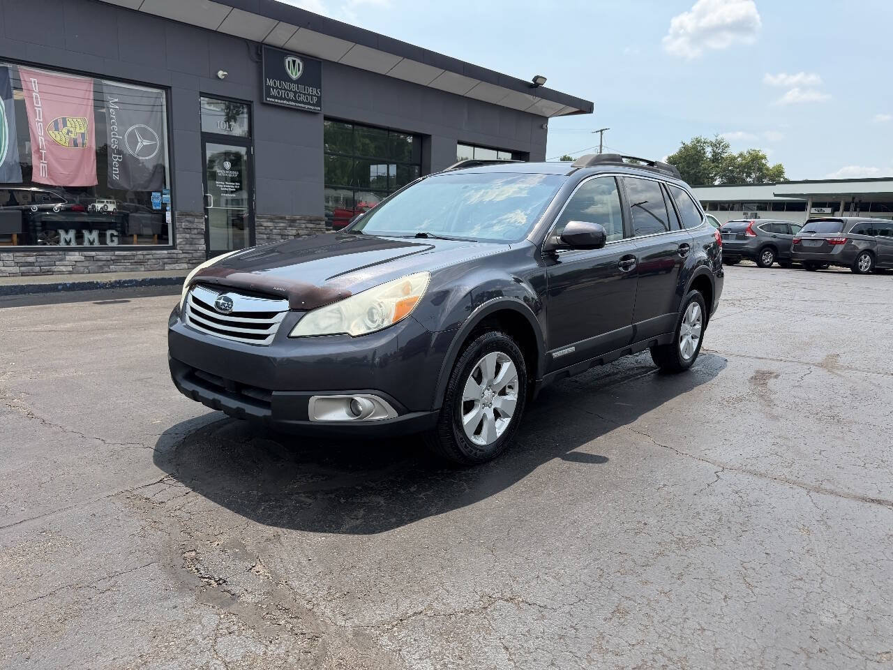 Used 2011 Subaru Outback 2.5i Premium w/ All-Weather Pkg AWD/4WD image 2