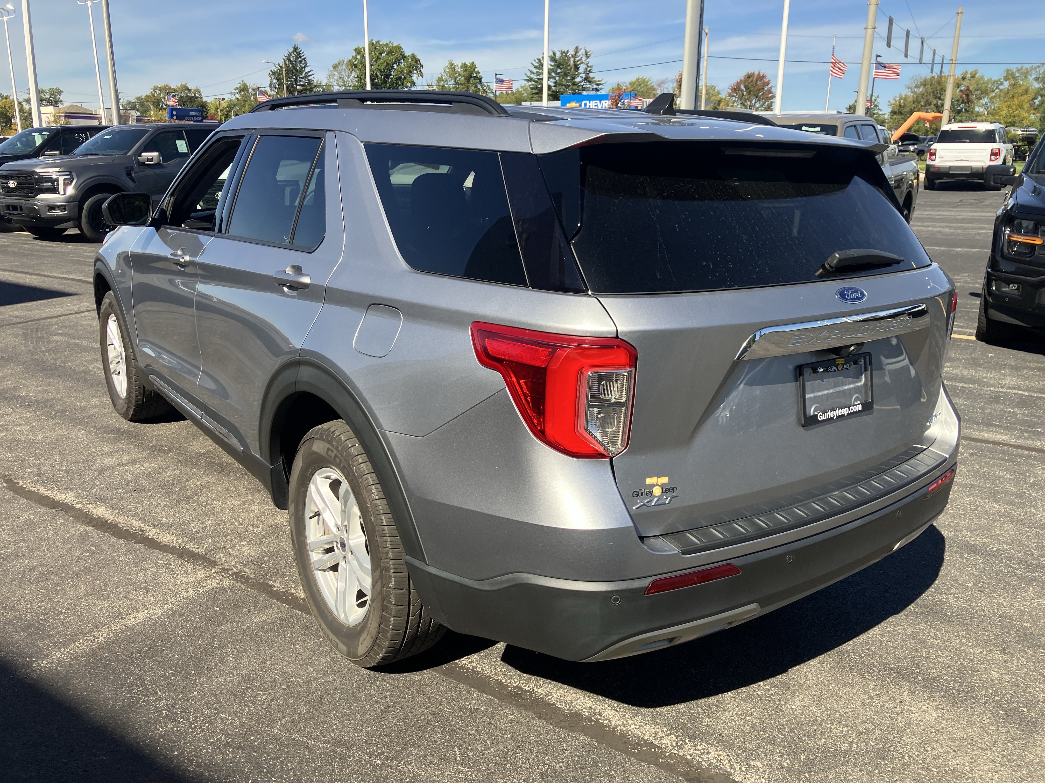 Used 2021 Ford Explorer XLT w/ Equipment Group 202A AWD/4WD image 5