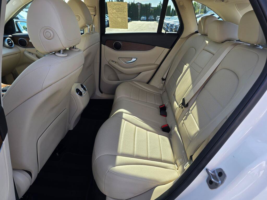 Used 2022 Mercedes-Benz GLC 300 4MATIC image 18