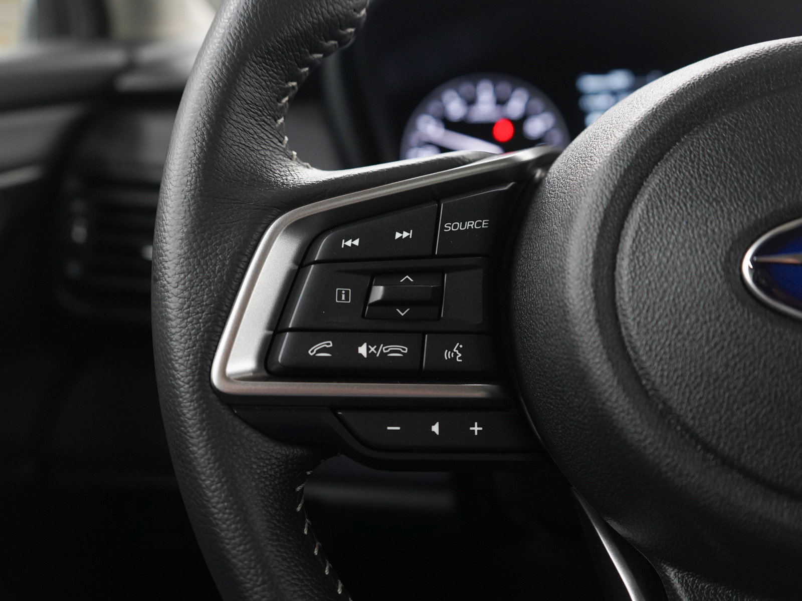 Used 2025 Subaru Outback Premium image 25