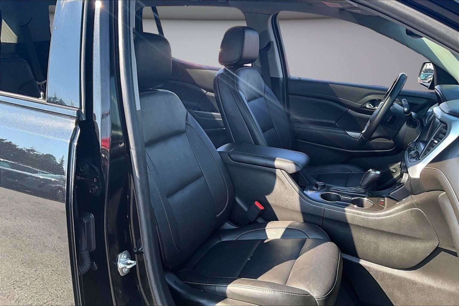 Used 2019 GMC Acadia SLT w/ Black Edition AWD/4WD image 30