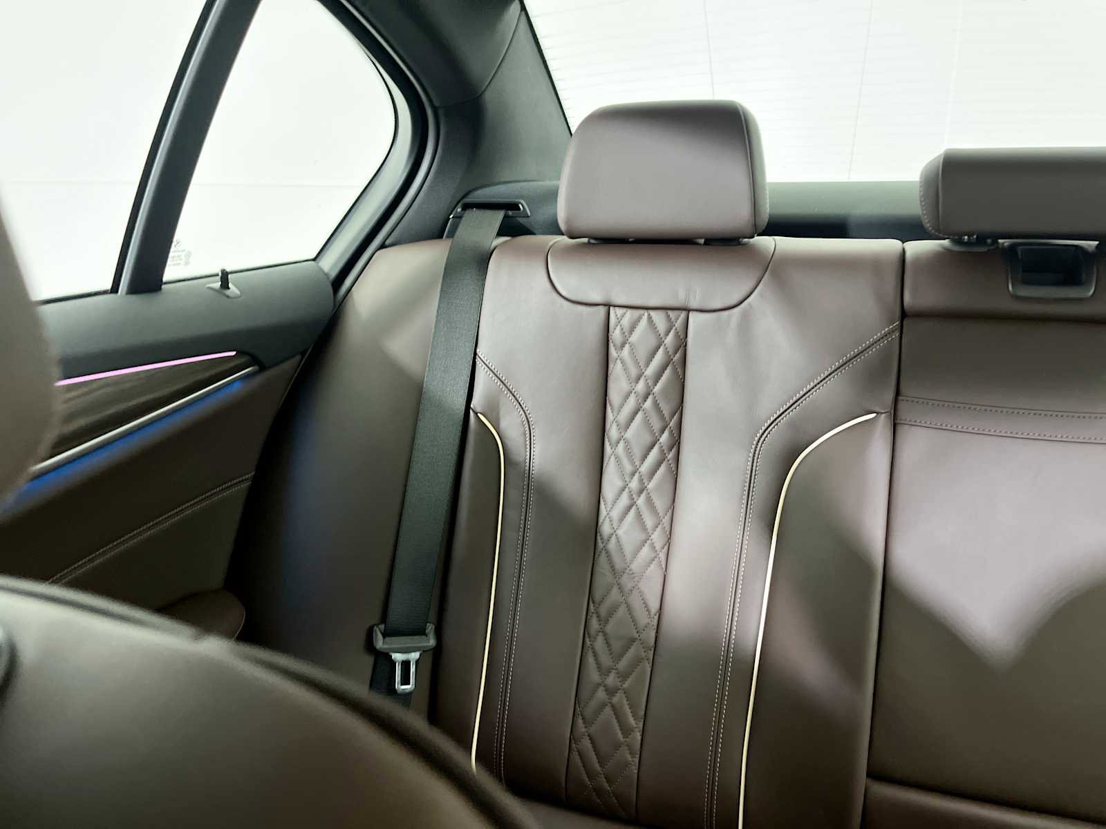 Used 2023 BMW 530e xDrive w/ Premium Package AWD/4WD image 12