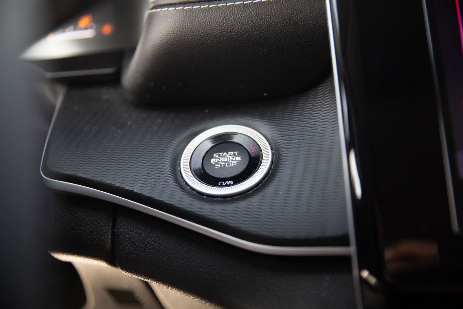 Used 2023 Jeep Grand Cherokee Laredo image 8