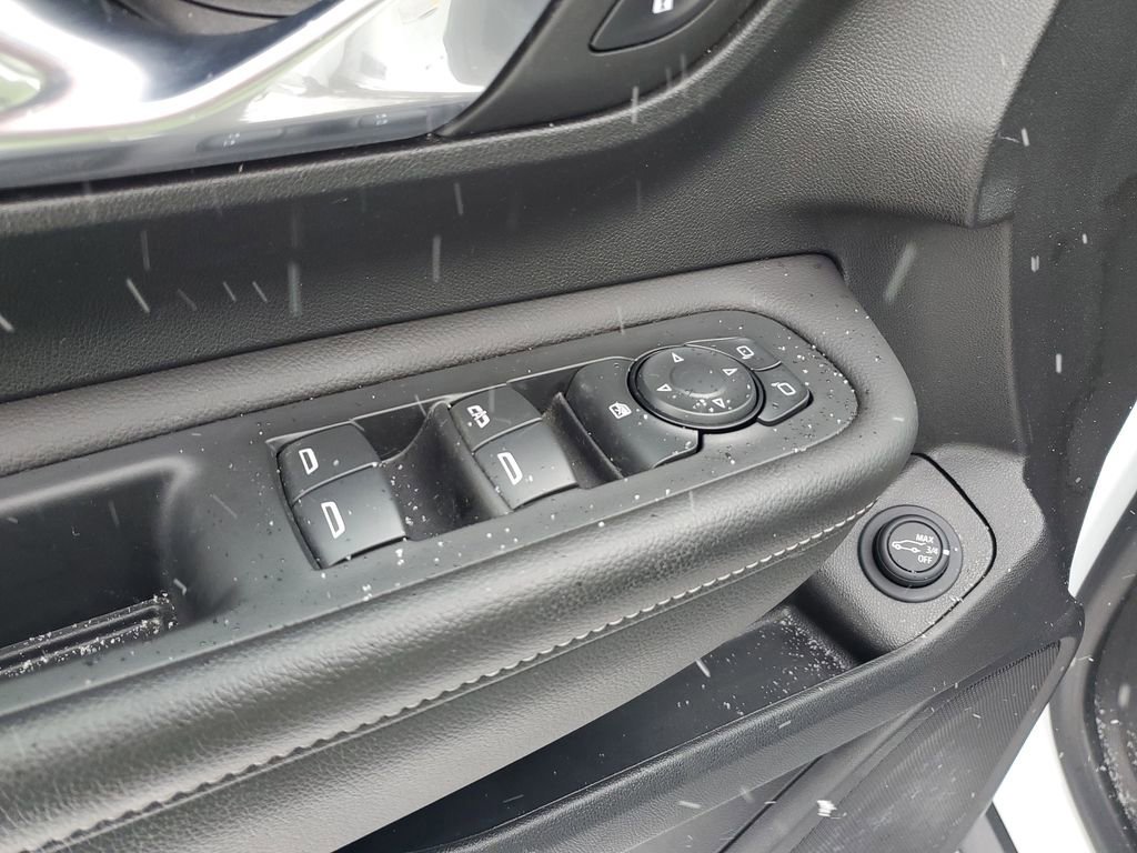 Used 2022 GMC Terrain SLE w/ Driver Convenience Package image 11