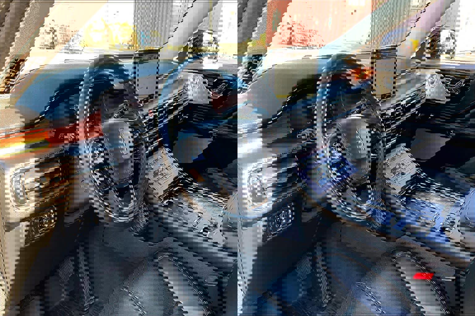 Used 2023 Lincoln Aviator Reserve w/ Equipment Group 201A image 17