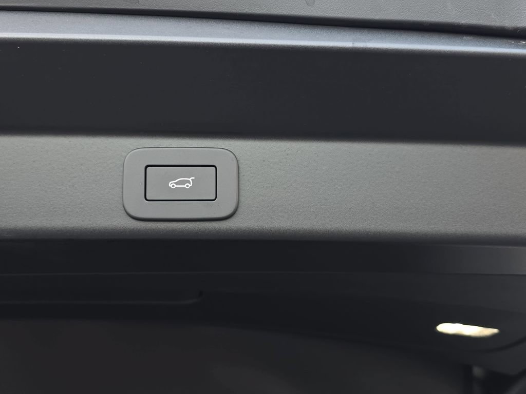 New 2026 Land Rover Range Rover Sport Dynamic SE AWD/4WD image 13