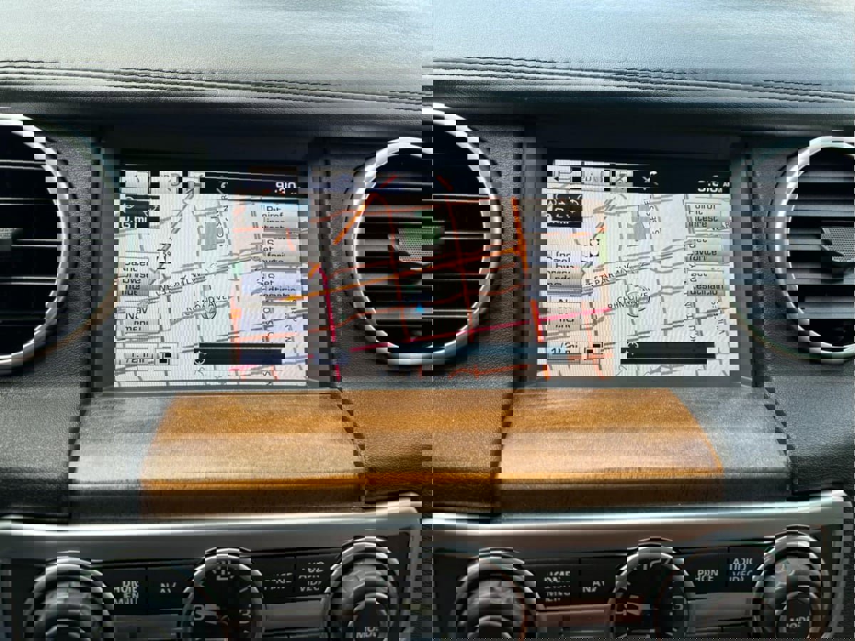 Used 2016 Land Rover LR4 HSE LUX image 35