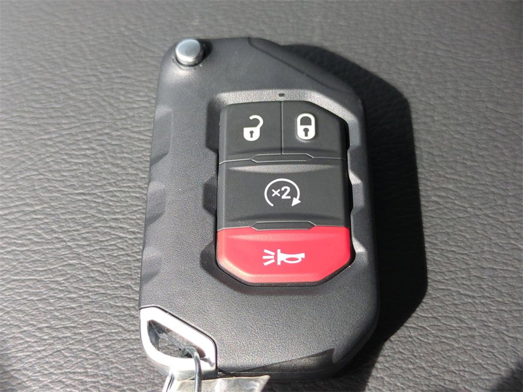 New 2025 Jeep Gladiator Sport image 31