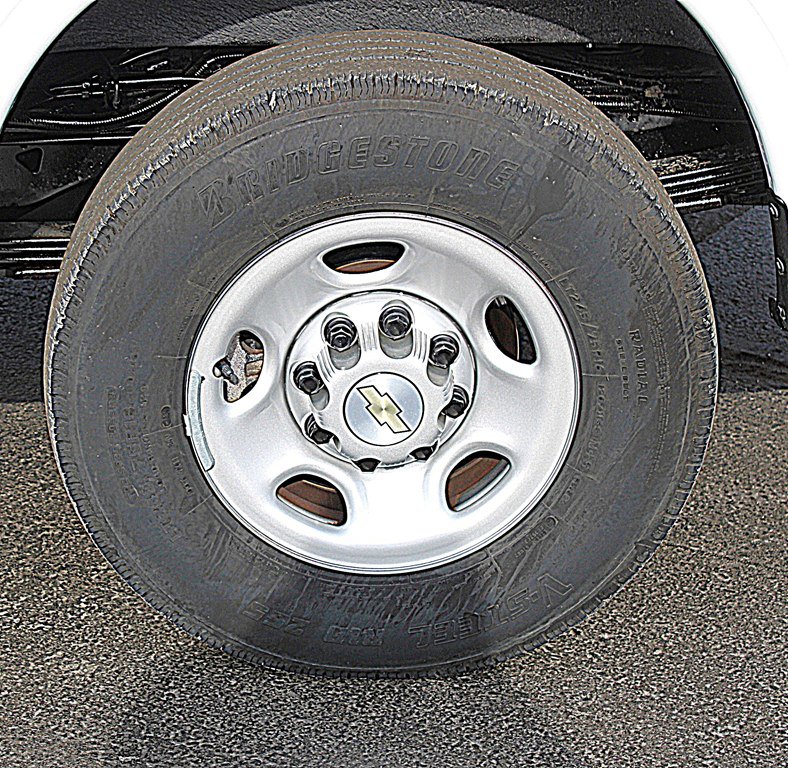 Used 2024 Chevrolet Express 2500 w/ Driver Convenience Package RWD image 29