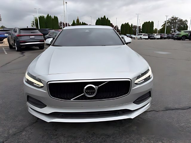 Used 2018 Volvo S90 T5 Momentum w/ Convenience Package FWD image 8