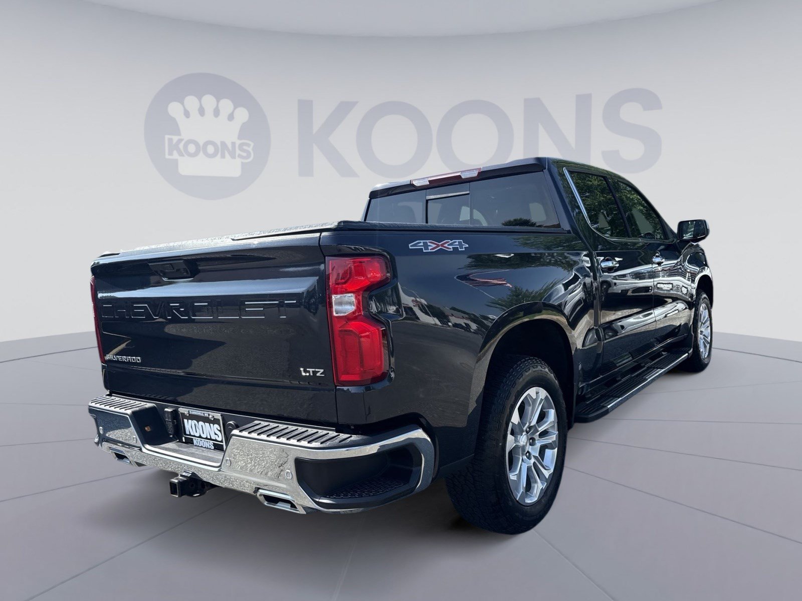 Used 2024 Chevrolet Silverado 1500 LTZ w/ LTZ Premium Package AWD/4WD image 7