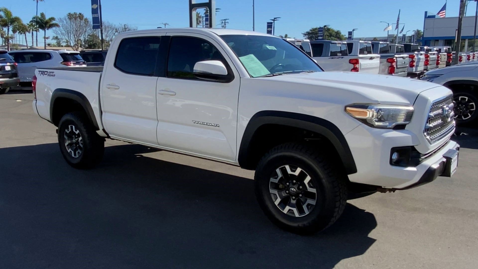 Used 2017 Toyota Tacoma TRD Sport image 4