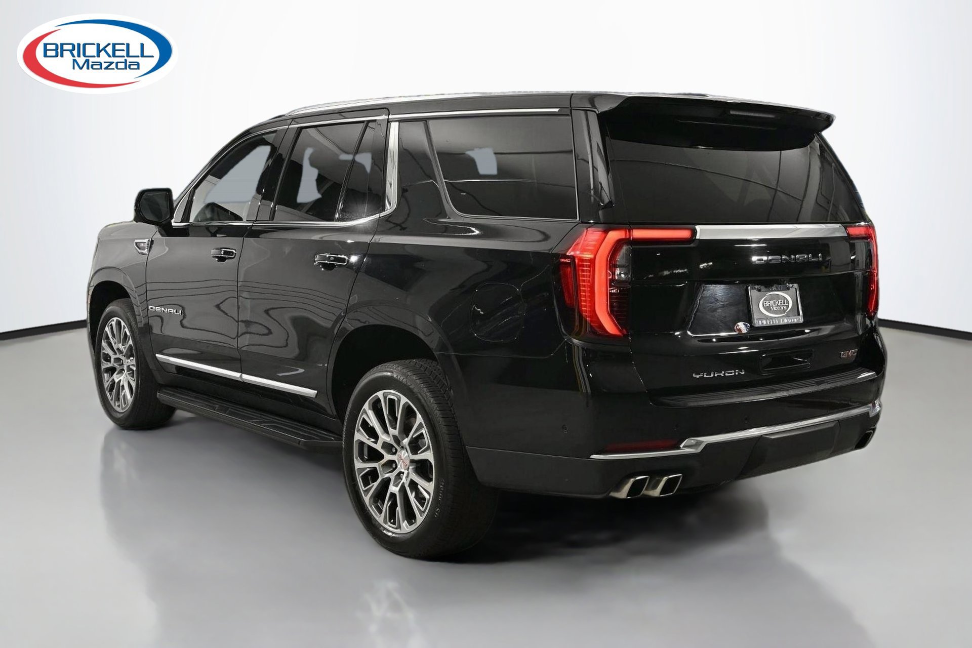 Used 2025 GMC Yukon Denali AWD/4WD image 3