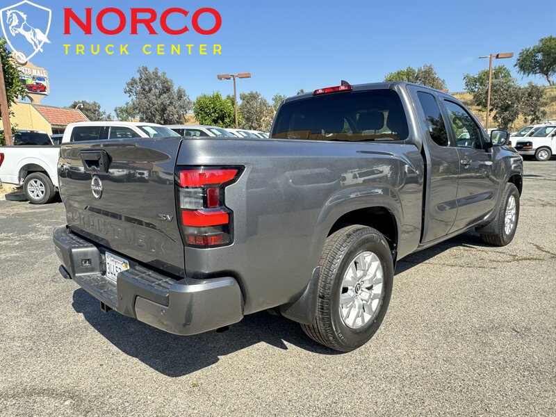 Used 2023 Nissan Frontier SV w/ Technology Package RWD image 2