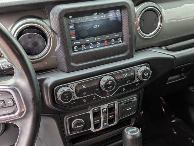 Used 2019 Jeep Wrangler Unlimited Sahara AWD/4WD image 18