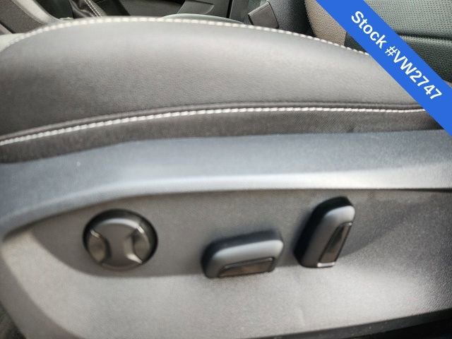 Certified 2024 Volkswagen Taos SEL image 23