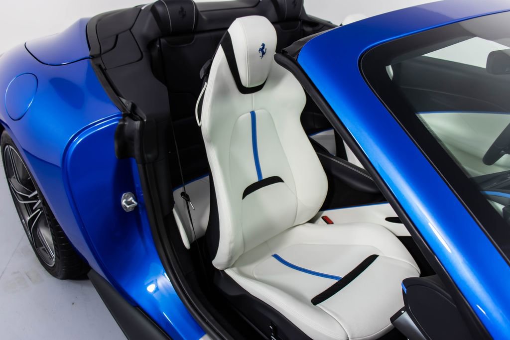 Certified 2025 Ferrari Roma Spider RWD image 55