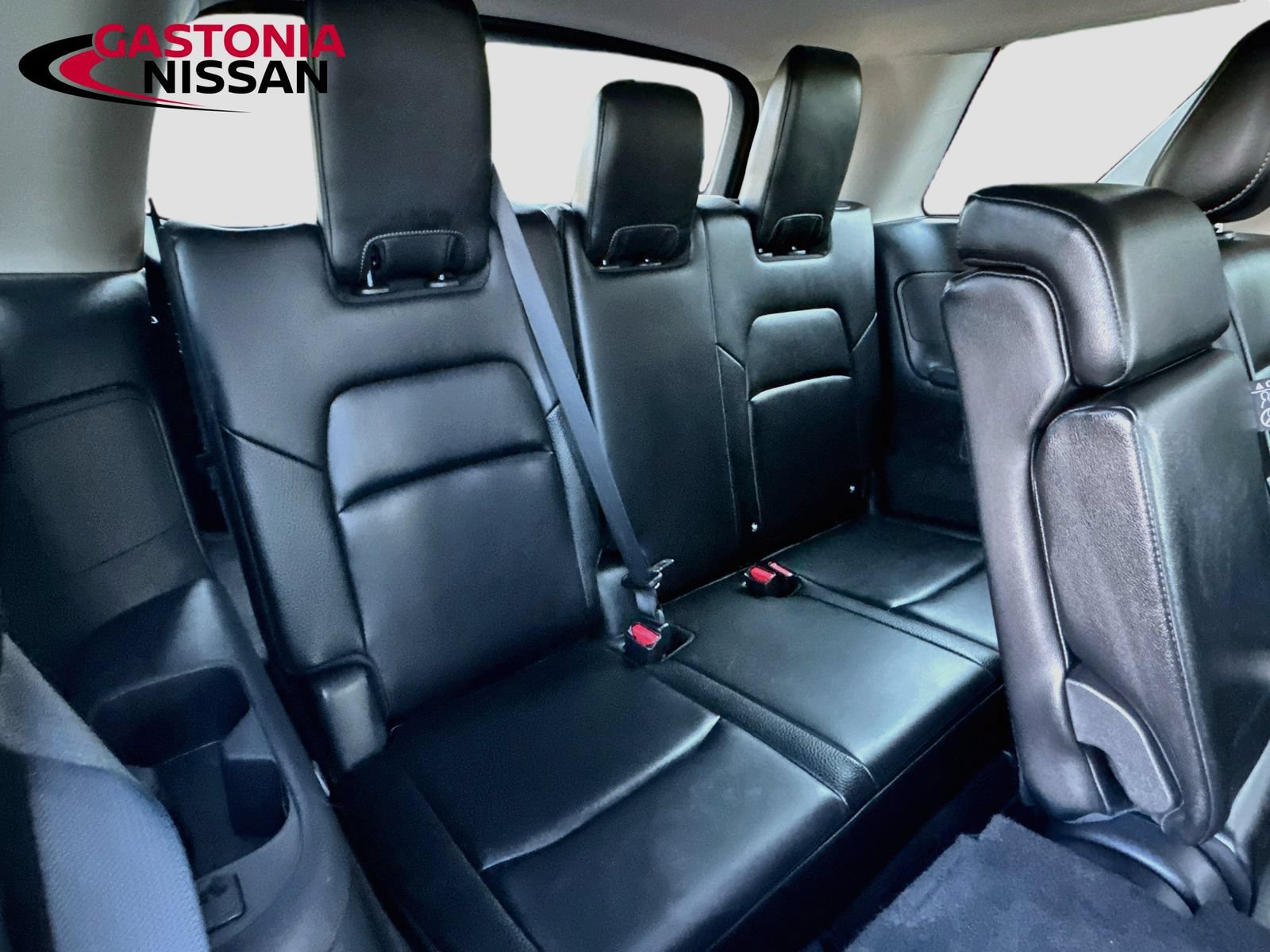 Used 2025 Nissan Pathfinder SL FWD image 35