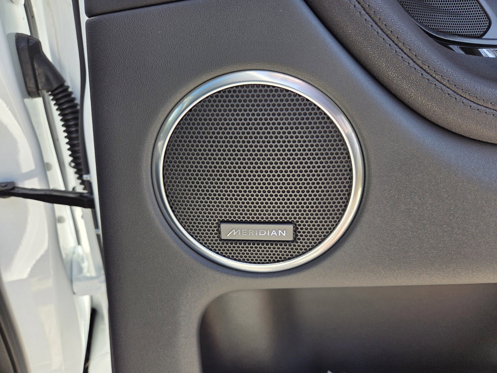 New 2025 Land Rover Discovery Sport S image 18