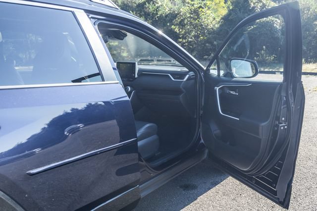 Used 2020 Toyota RAV4 XSE w/ Carpet Mat Package AWD/4WD image 15