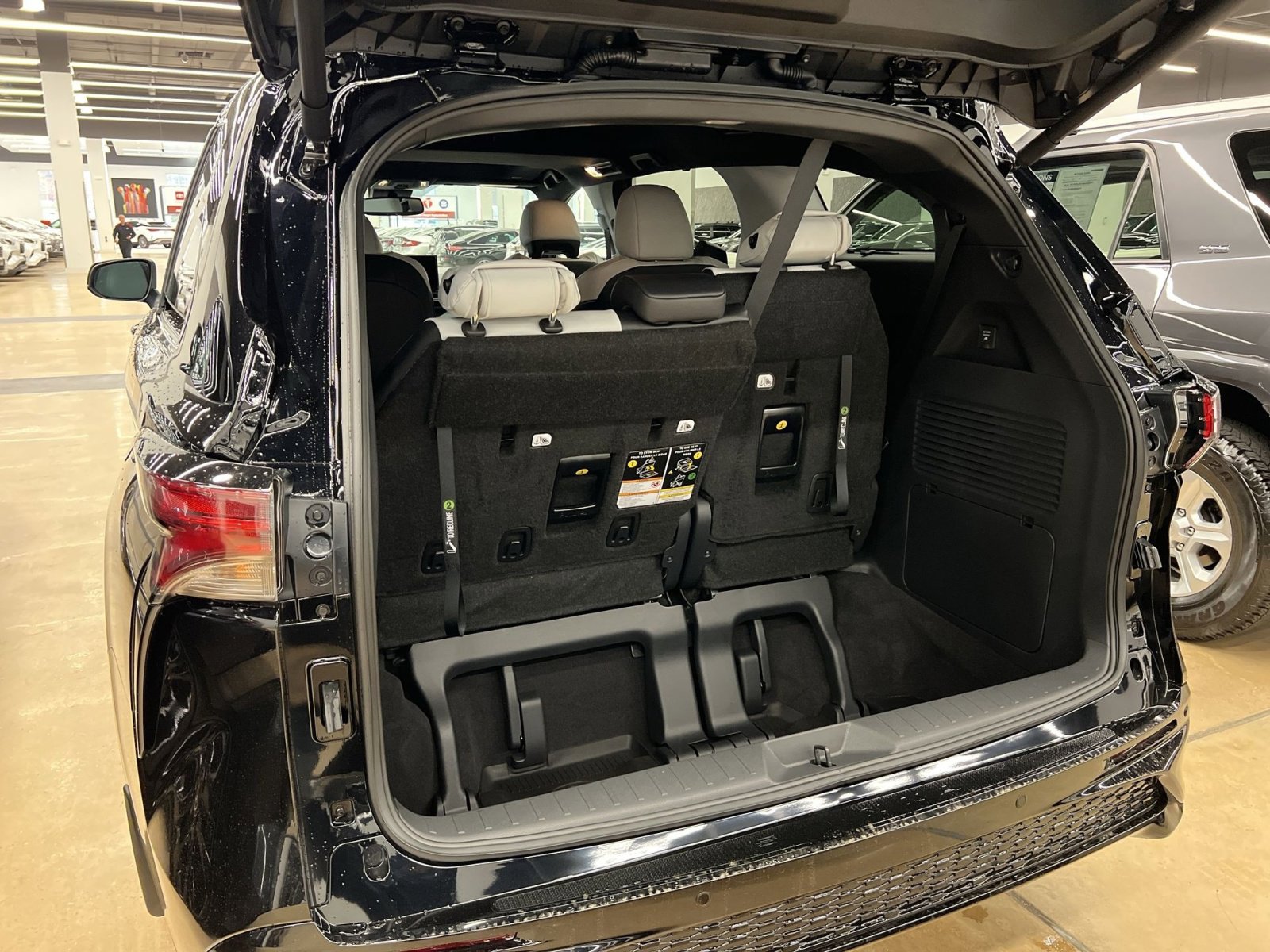 Used 2026 Toyota Sienna XSE image 22