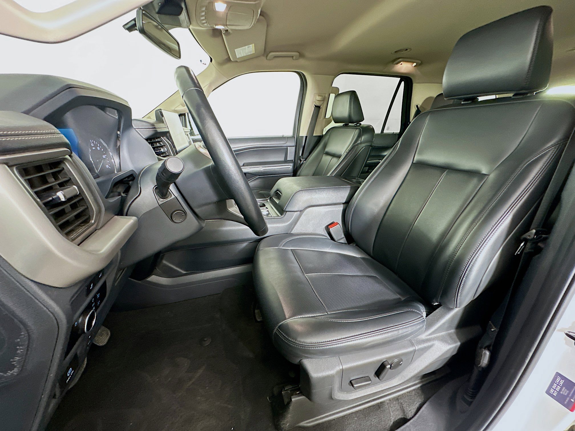 Used 2024 Ford Expedition XLT image 13