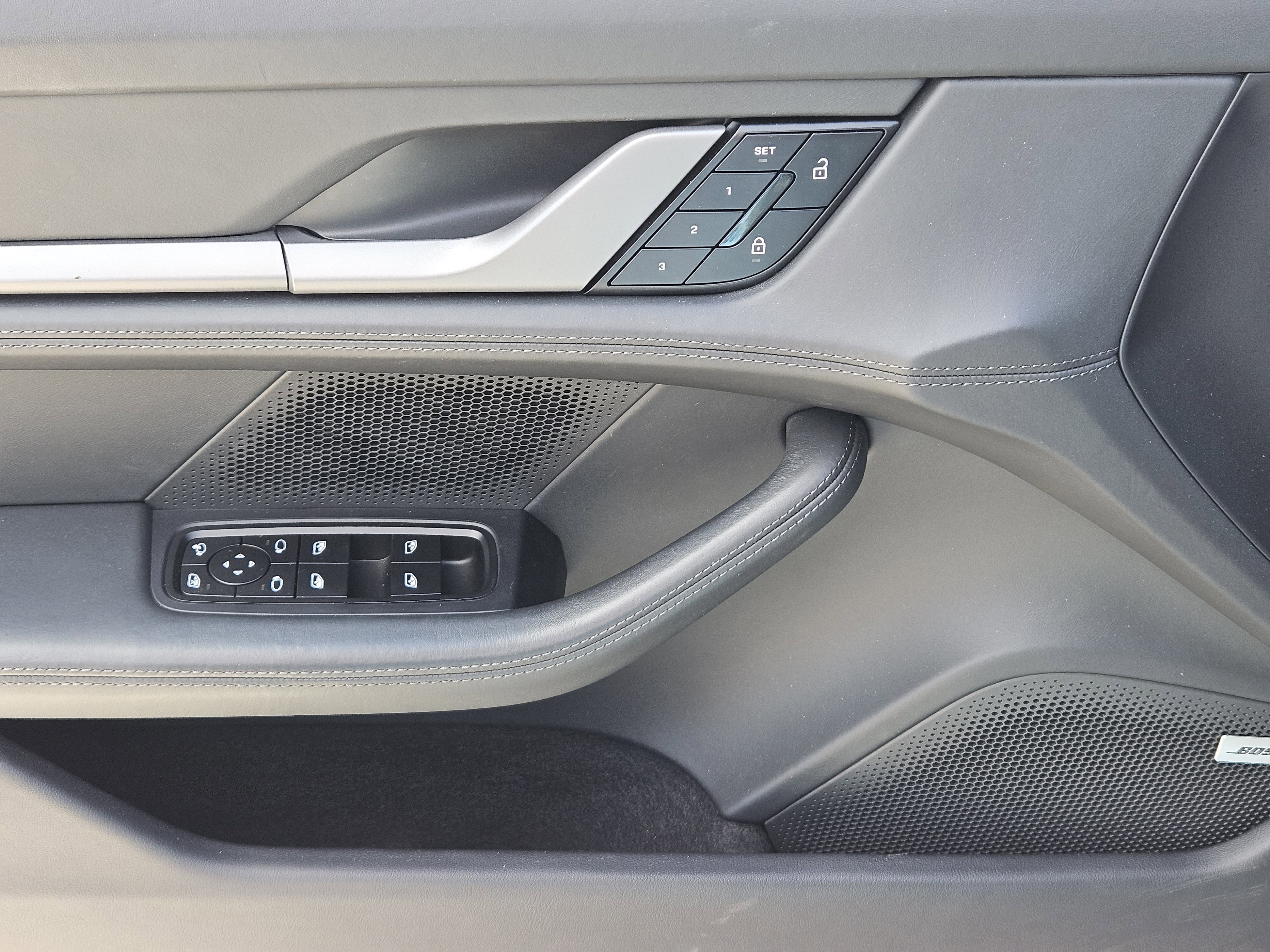 Used 2022 Porsche Taycan Turbo S image 22