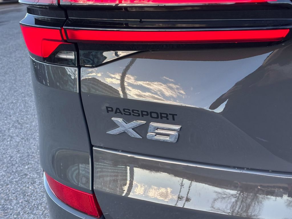 New 2026 BMW X5 xDrive50e w/ M Sport Package image 6