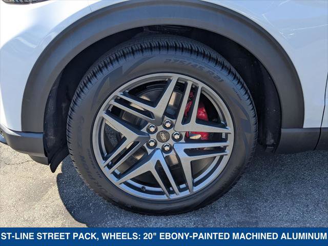 Used 2025 Ford Explorer ST-Line w/ Premium Package image 9