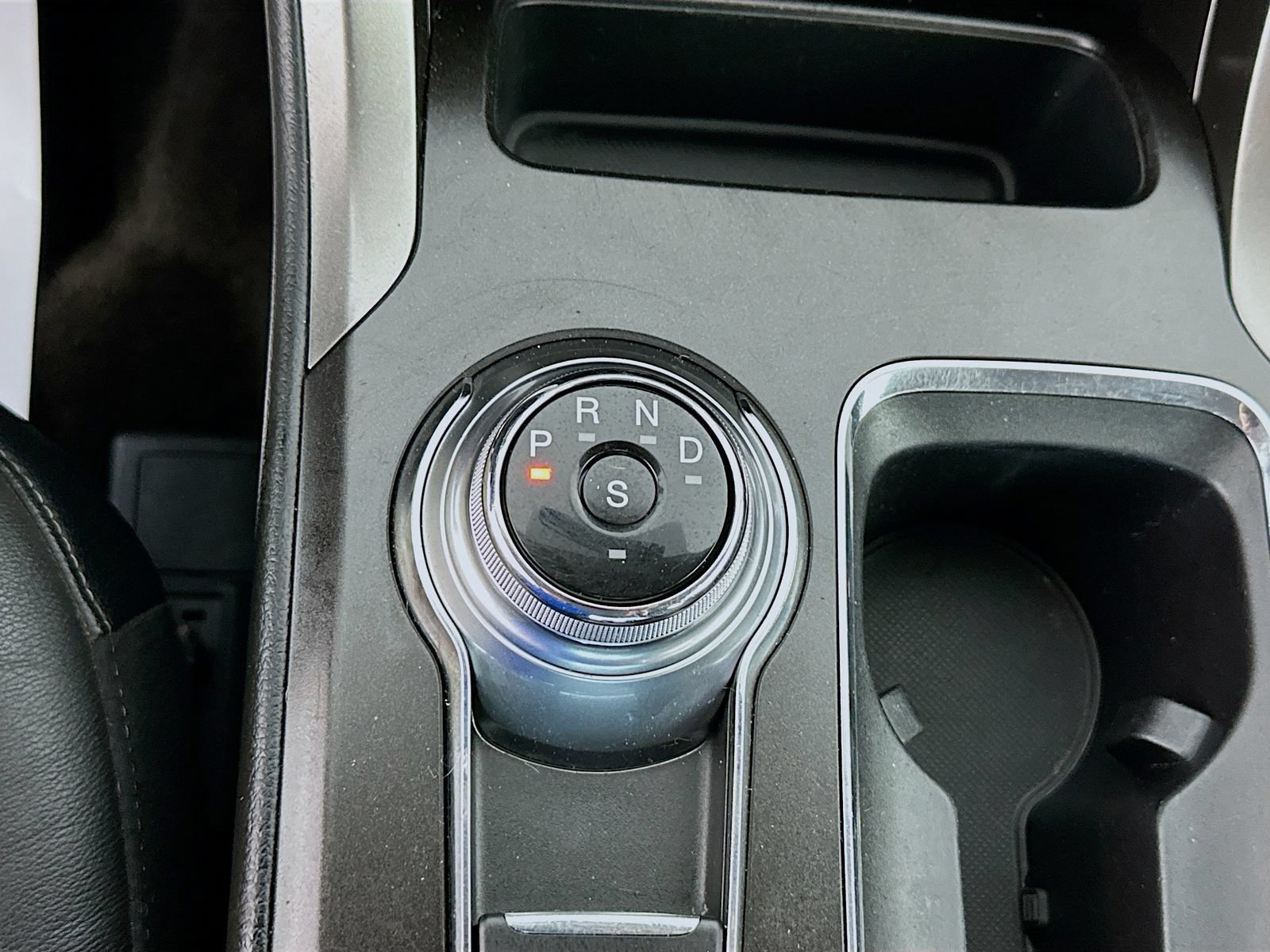 Used 2017 Ford Fusion SE w/ Fusion SE Technology Package FWD image 16