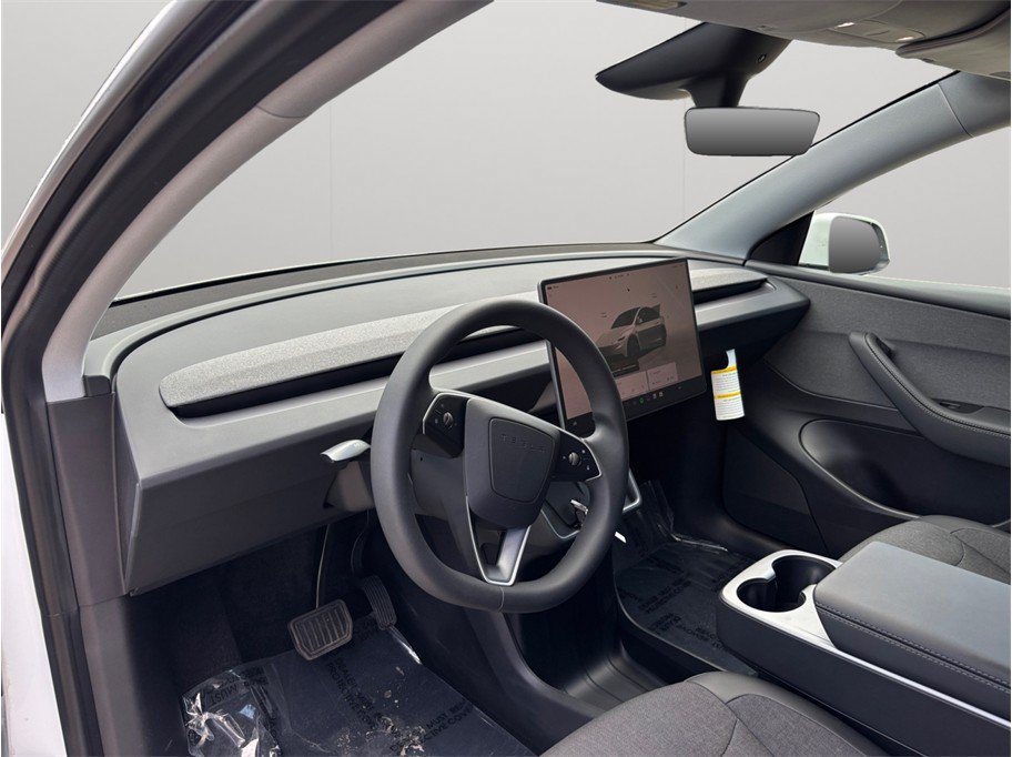 Used 2026 Tesla Model Y 2WD image 6