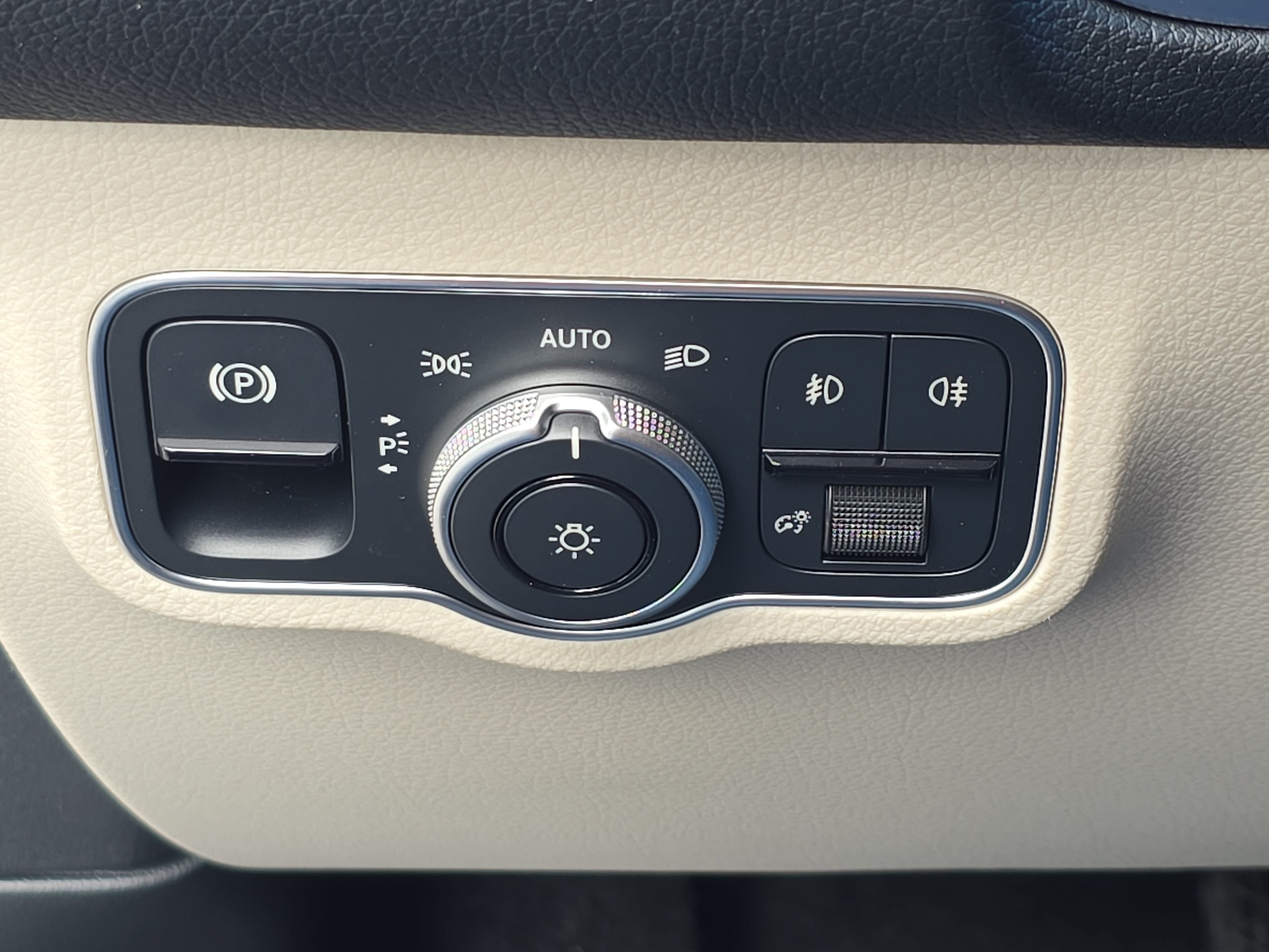 Certified 2026 Mercedes-Benz GLB 250 image 26