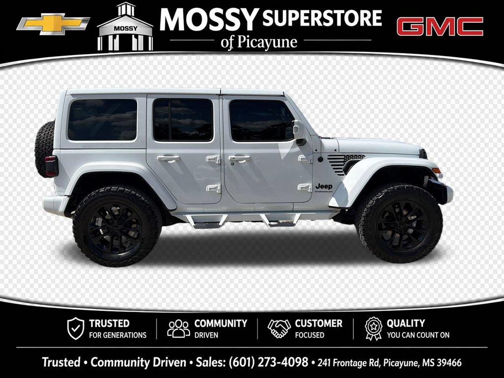 Used 2023 Jeep Wrangler Unlimited Sahara AWD/4WD image 8