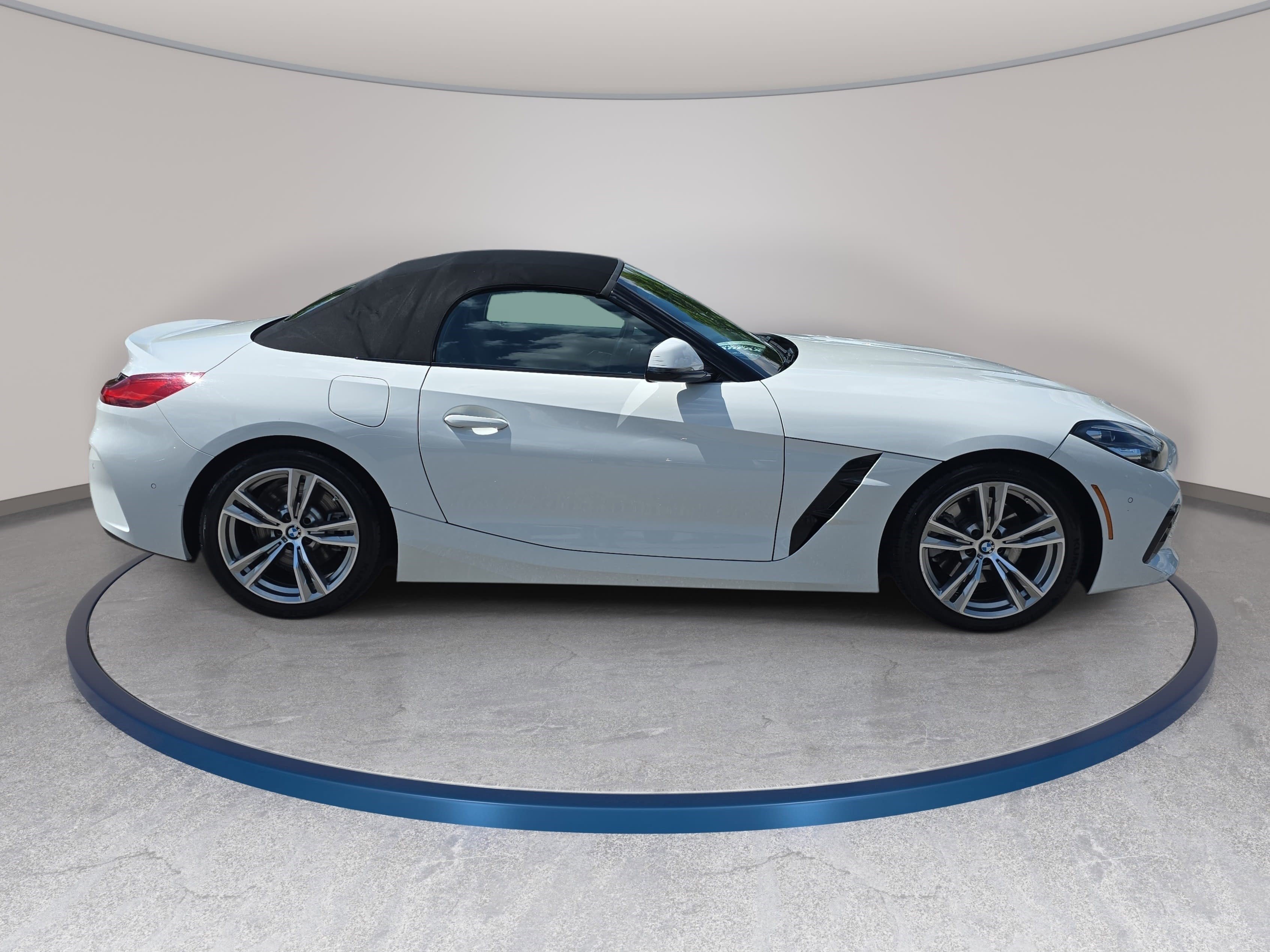 Used 2025 BMW Z4 sDrive30i RWD image 4