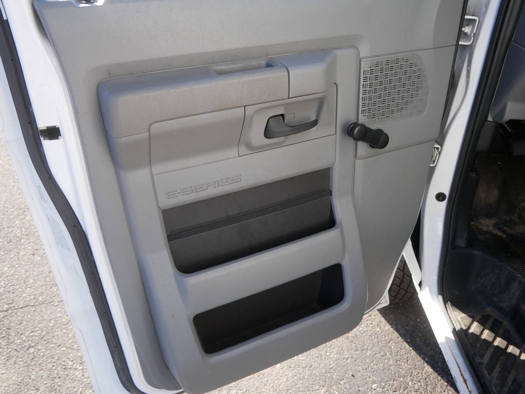 Used 2018 Ford E-450 and Econoline 450 Super Duty RWD image 18