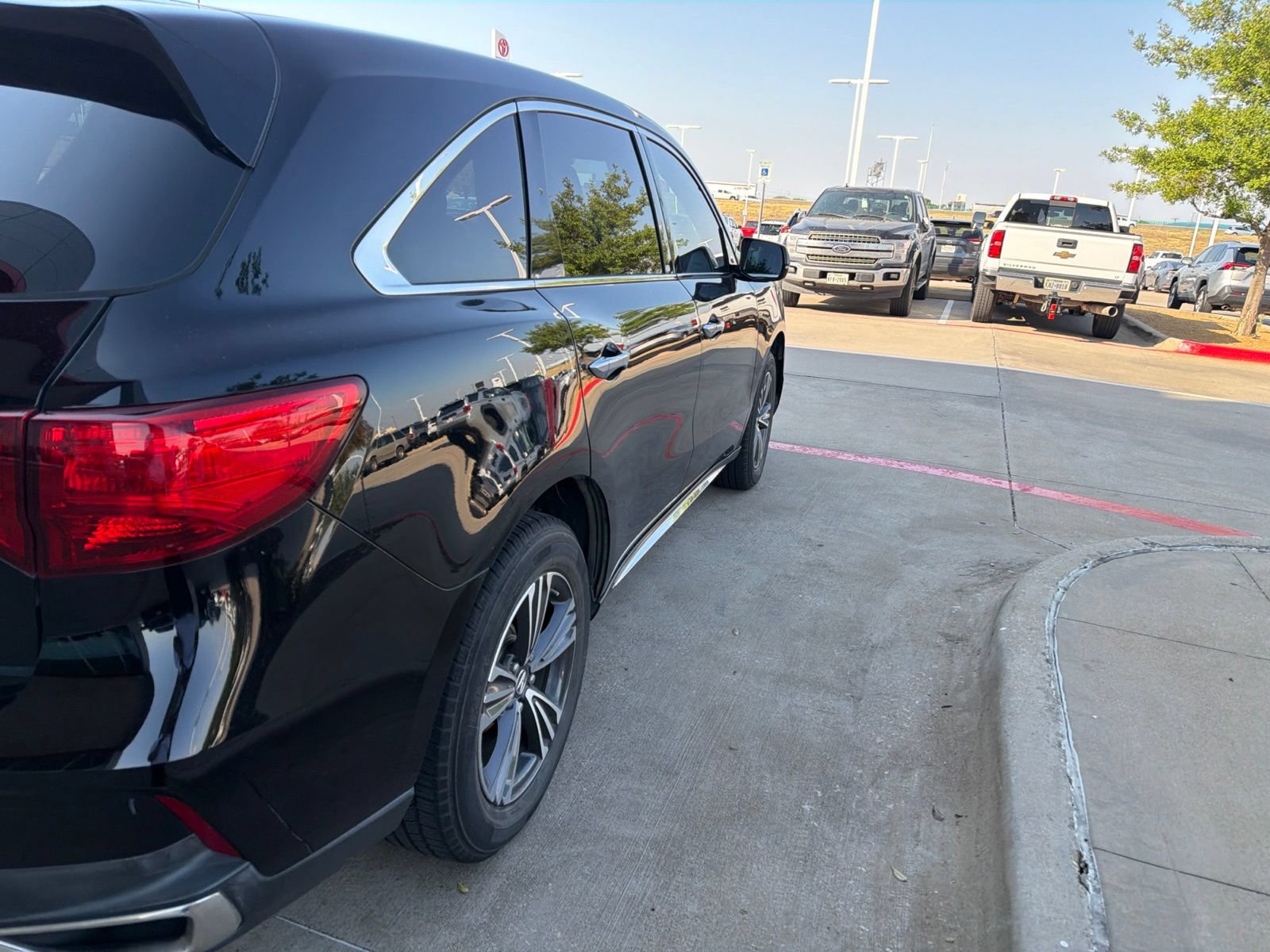 Used 2017 Acura MDX FWD image 19