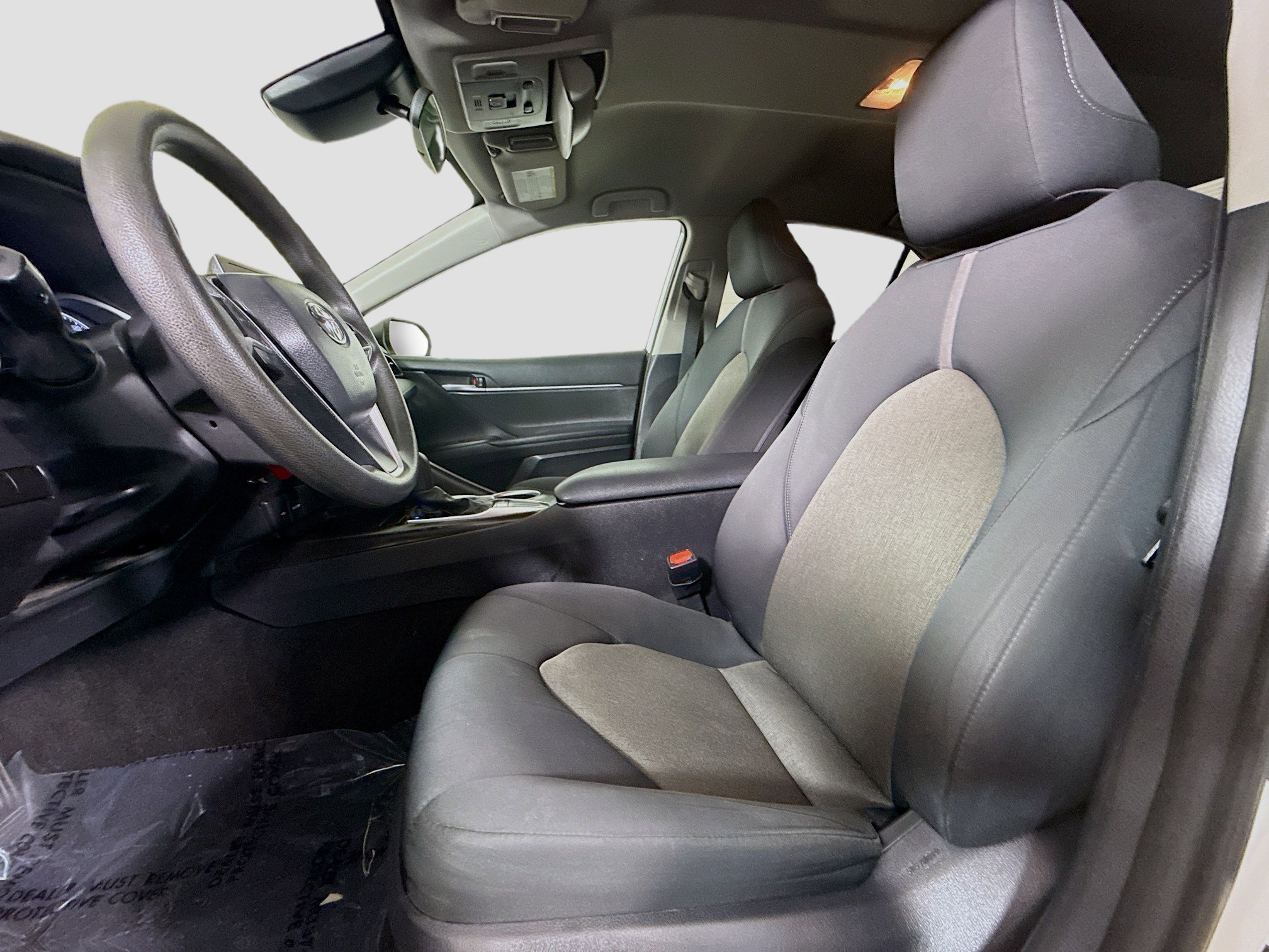 Used 2022 Toyota Camry LE image 21