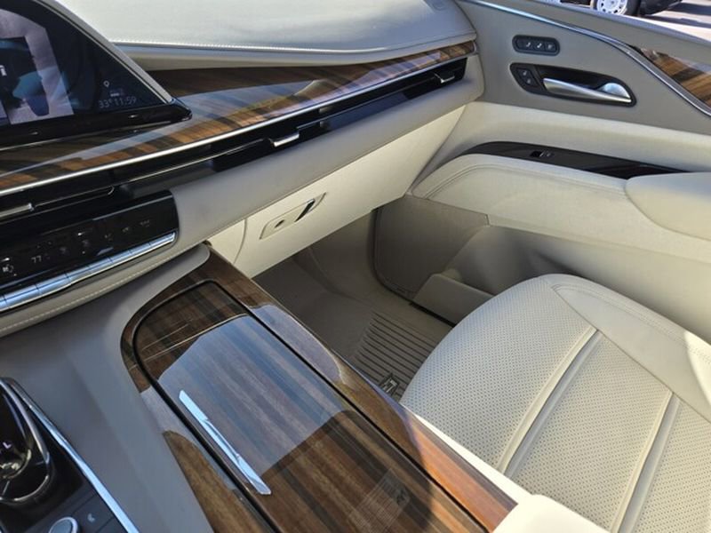 Used 2024 Cadillac Escalade Sport Platinum image 32
