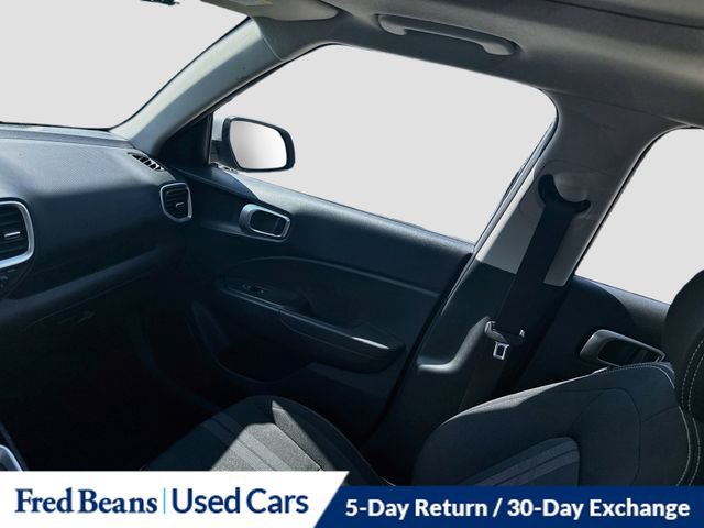 Used 2024 Hyundai Venue SEL FWD image 28