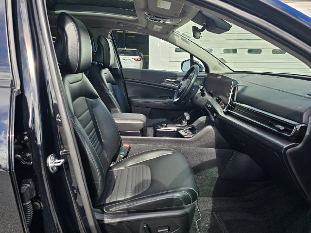 Certified 2025 Kia Sportage SX AWD/4WD image 12