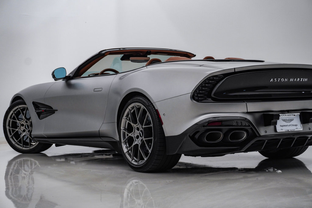 Used 2026 Aston Martin Vanquish Convertible RWD image 11