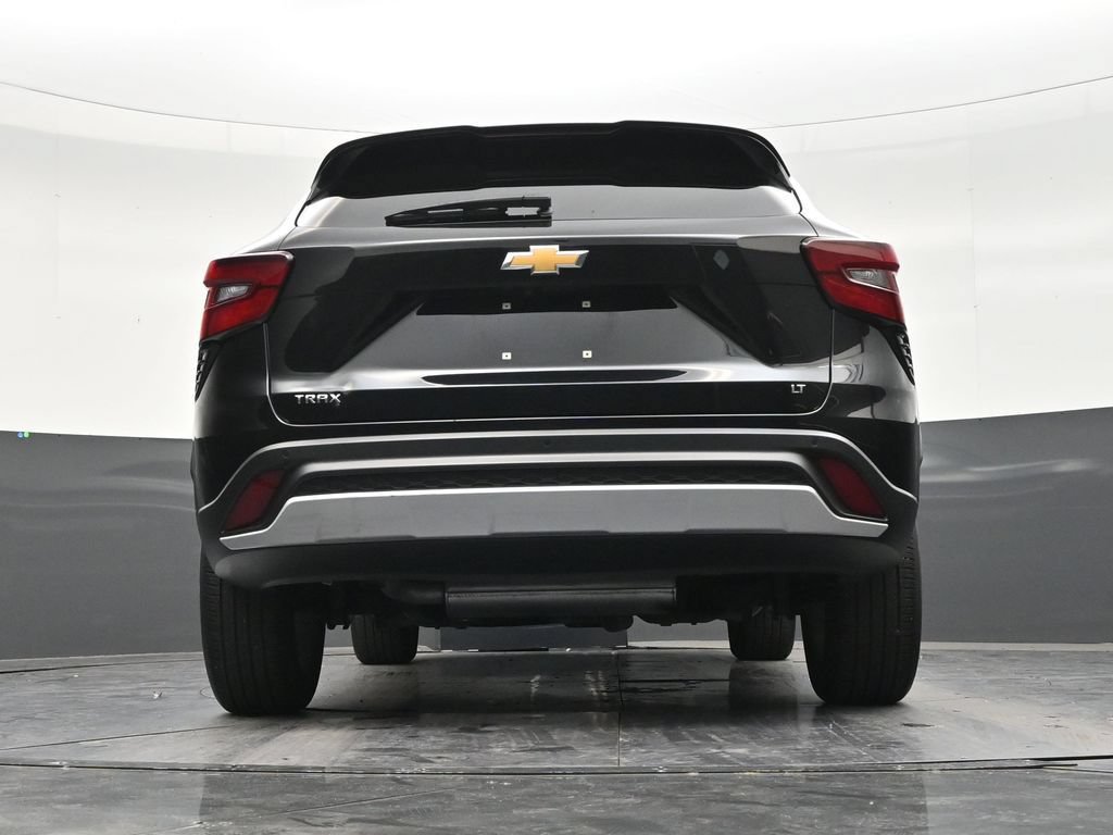 Used 2025 Chevrolet Trax LT w/ Driver Confidence Package FWD image 23