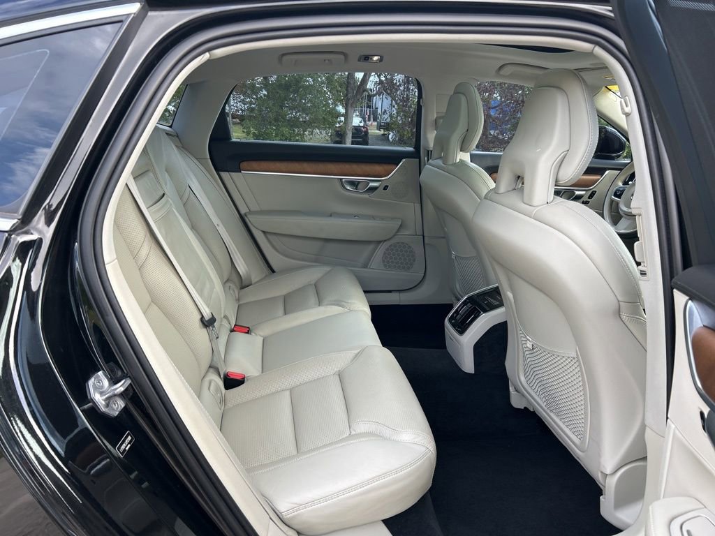 Used 2018 Volvo S90 T6 Inscription w/ Convenience Package image 45