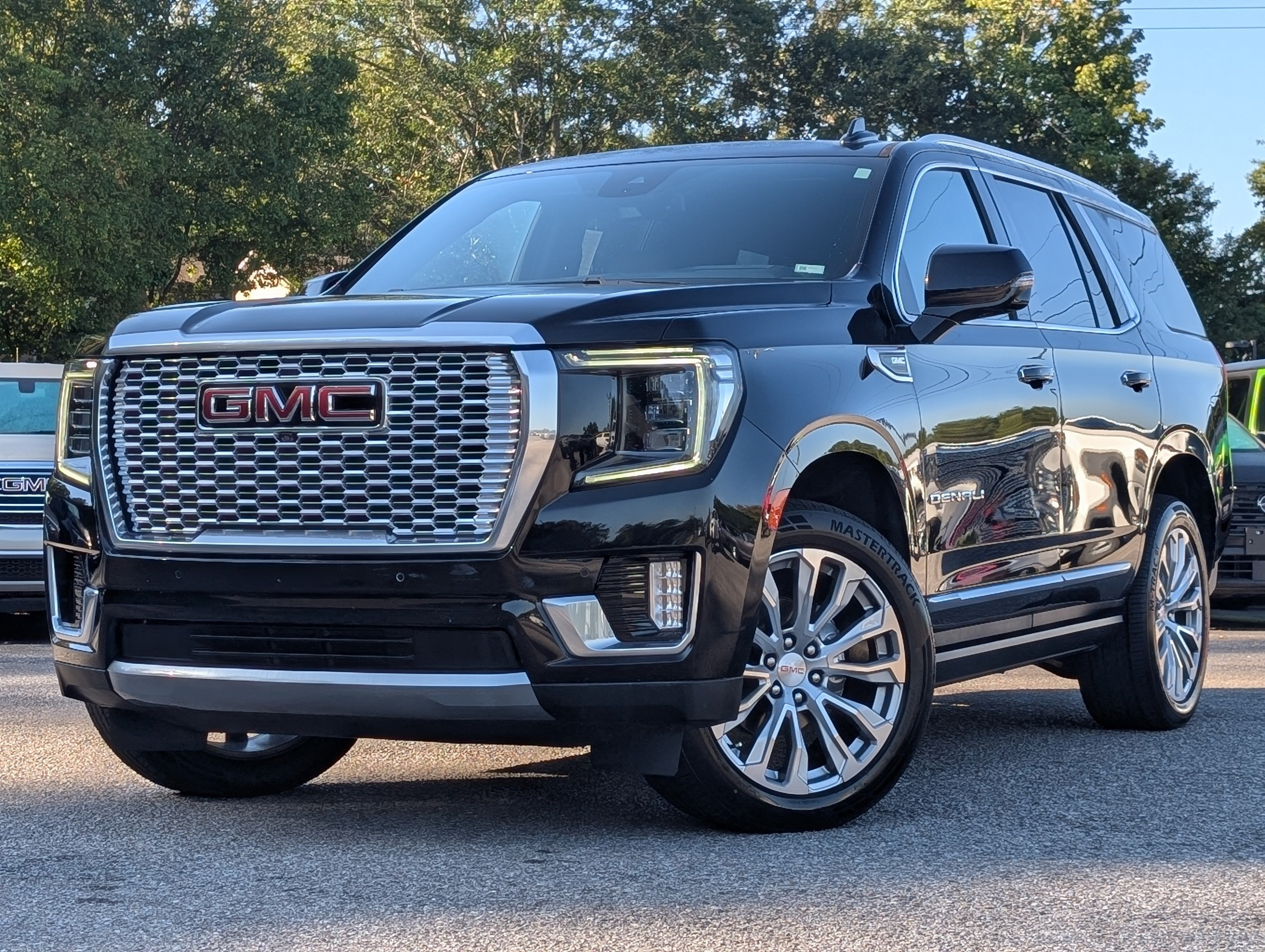 Used 2023 GMC Yukon Denali AWD/4WD image 4