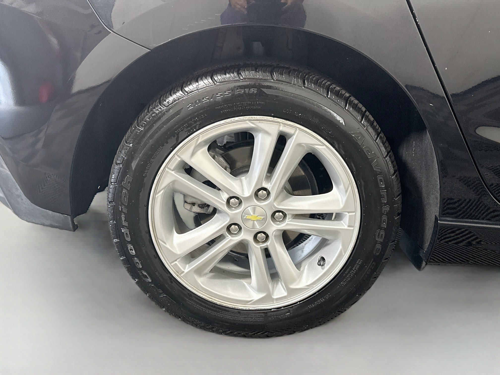 Used 2017 Chevrolet Cruze LT w/ Convenience Package FWD image 33