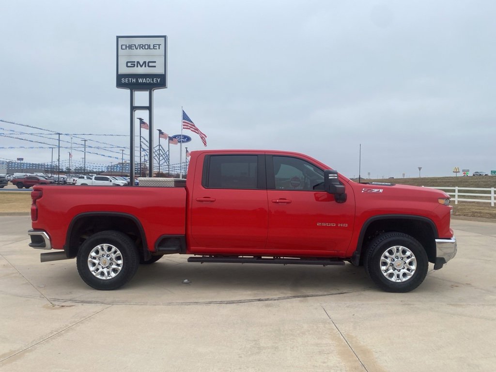 Used 2024 Chevrolet Silverado 2500 LT image 11