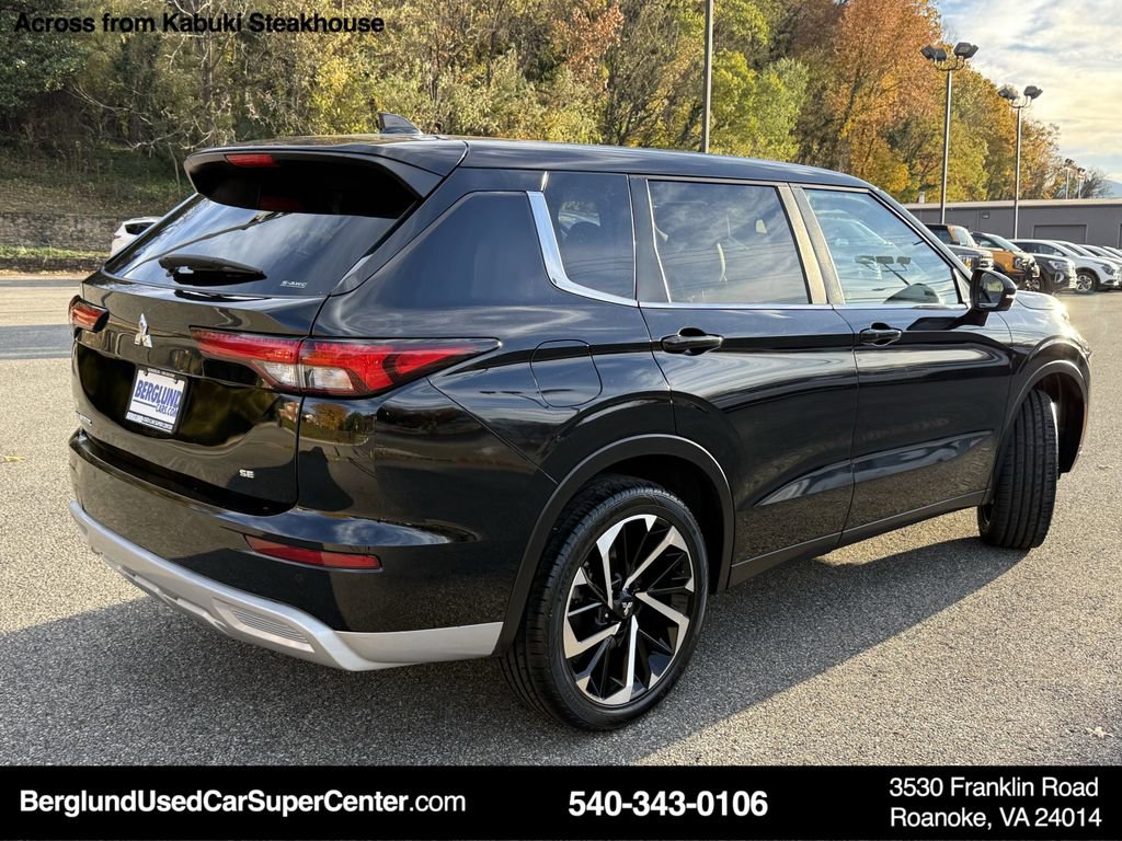 Used 2024 Mitsubishi Outlander SE image 4
