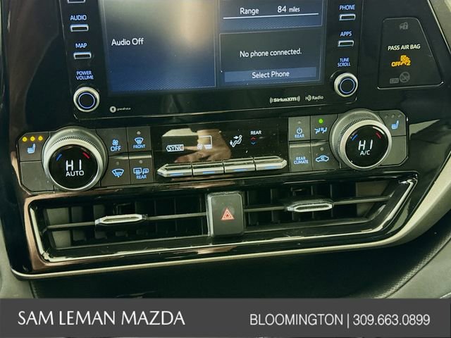 Used 2021 Toyota Highlander XLE AWD/4WD image 15